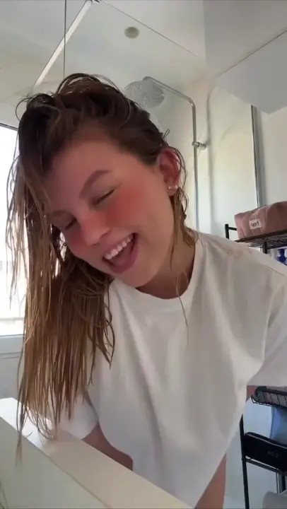 Rusacarabanchel Masturbates Standing Up - ePornLeak