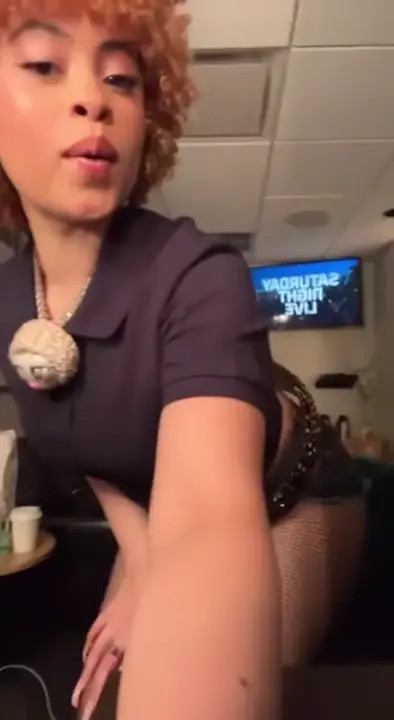 Ice Spice Wiggles Her Butt In Sexy Shorts
