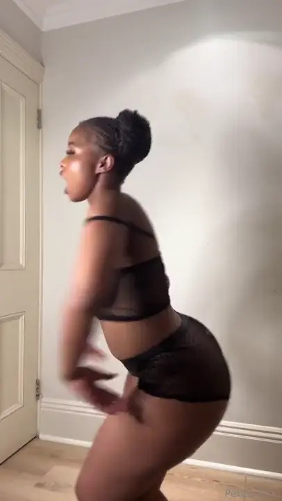 PetiteTumi Dances In Sheer Lingerie - ePornLeak