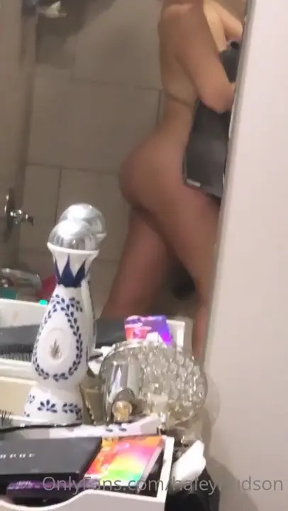 Haleyhudson's Quick Bathroom Showcase - ePornLeak