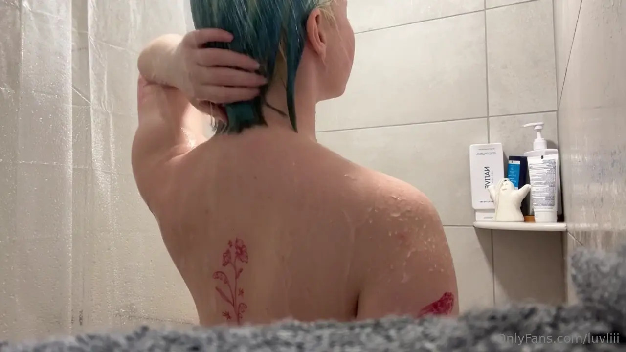 Luvliii Makes Shower Steamier With Toy And Nipples