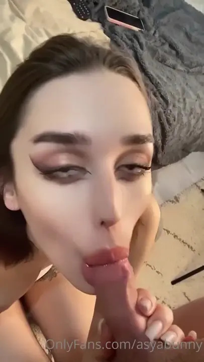 Asya Bunny Gives Blowjob Before Sex