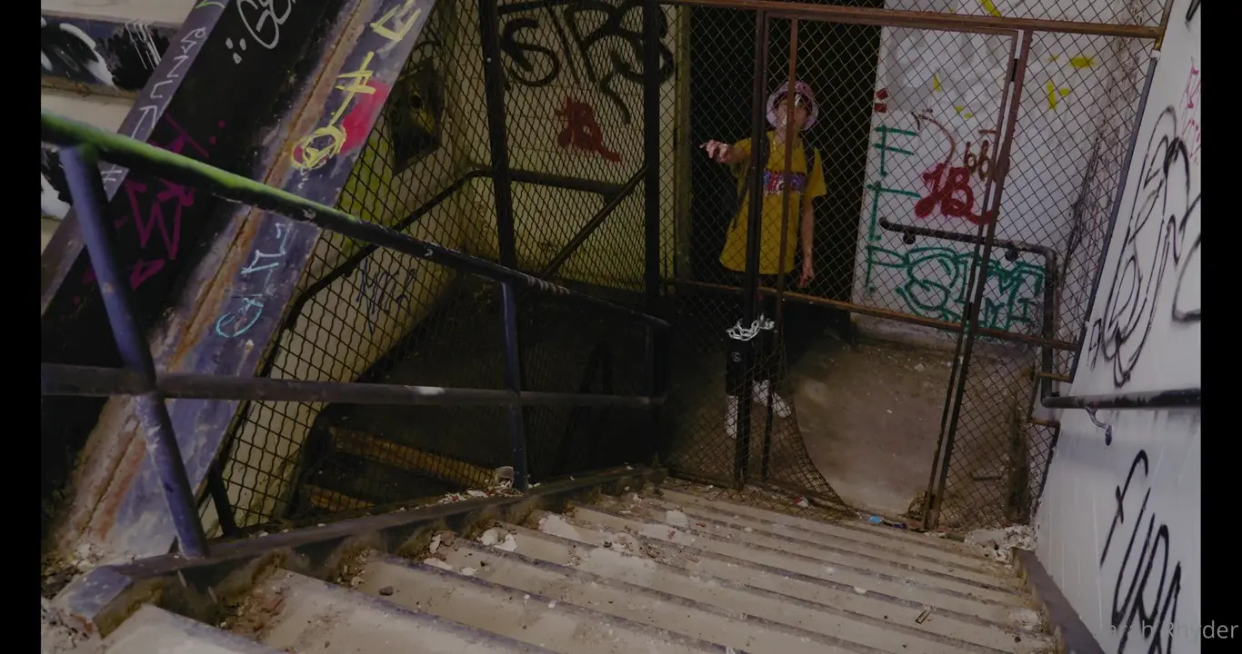 Sarah Rhyder Has Sex On The Stairs