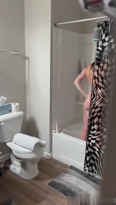 Alexisaevans Gets A Cumshot After Being Nailed