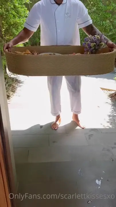 ScarlettKissesXO Bounces On A Cock