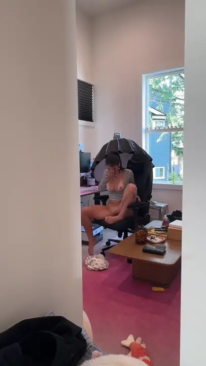 Ari Kytsya Gets Caught Masturbating