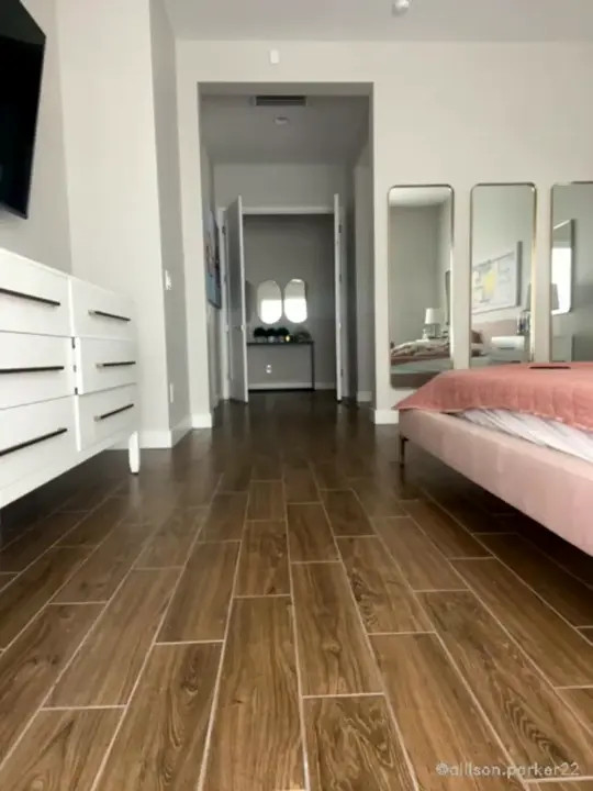 Allison Parker Masturbates On The Floor