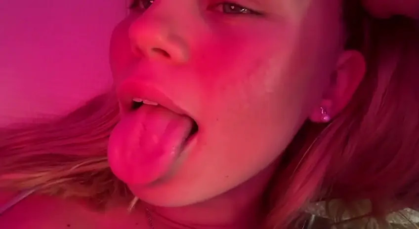Rusacarabanchel Flaunts Her Big Tits