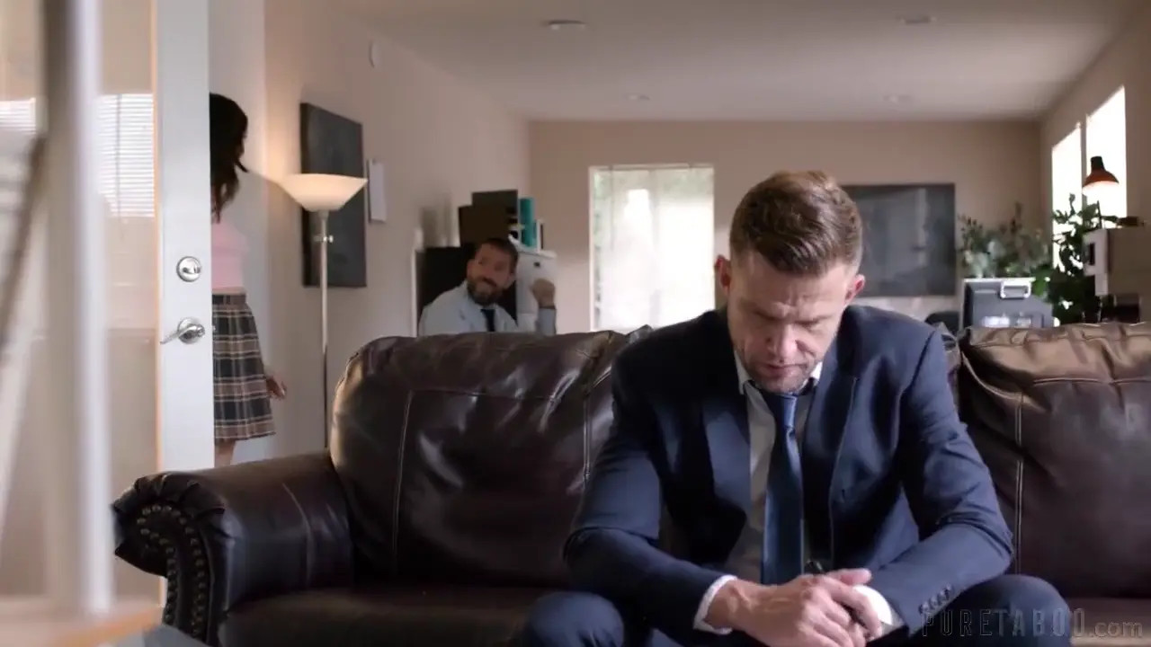 Vince Karter Wrecks Gal Ritchie On The Sofa - ePornLeak