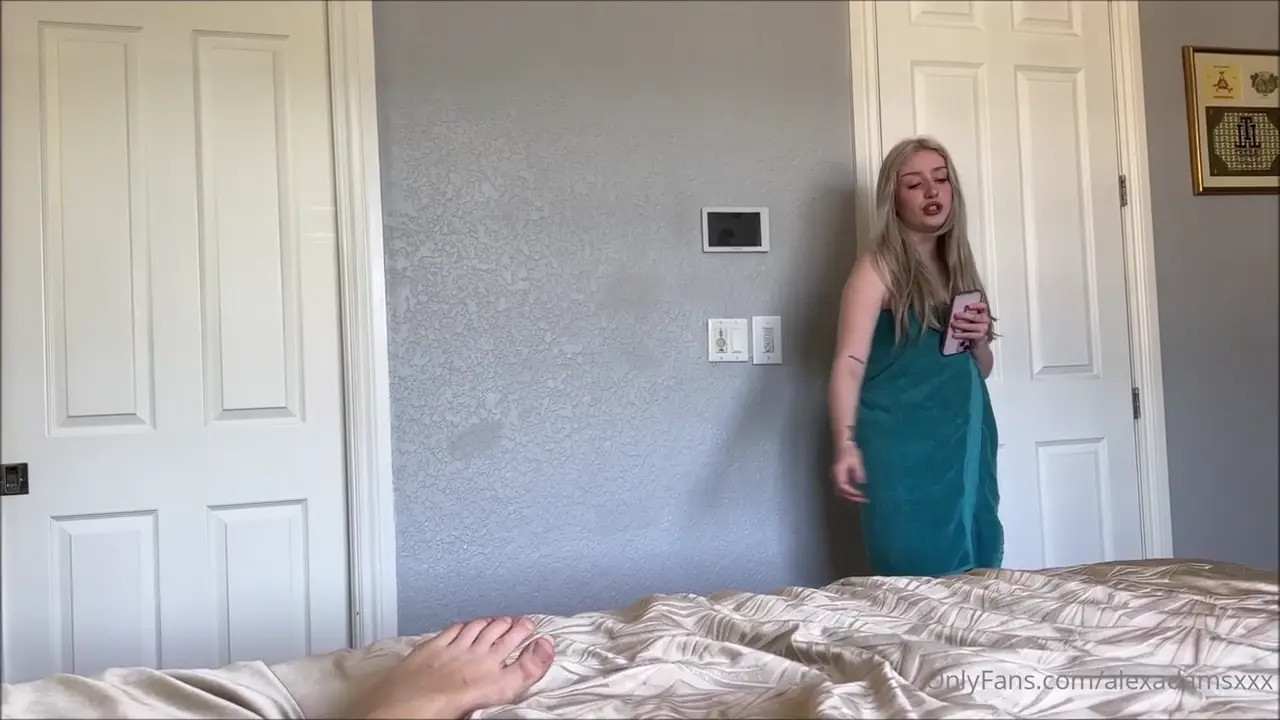 Izzy Rae Seduces Stepdad To Fuck Her