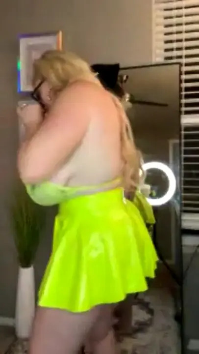 Katrinathicc Uses Multiple Sex Toys