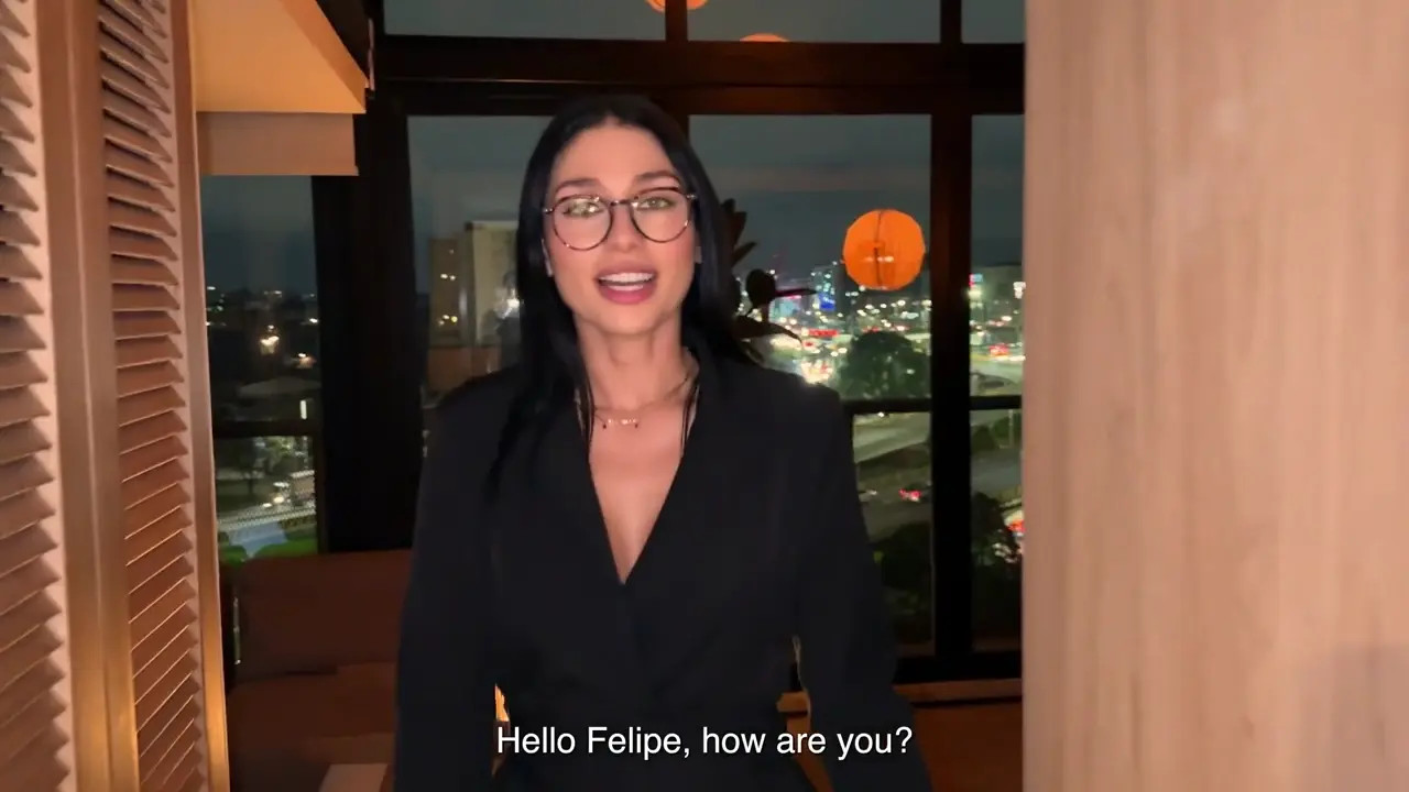 Psychologist Miss Ary Rides Her Patient's Cock