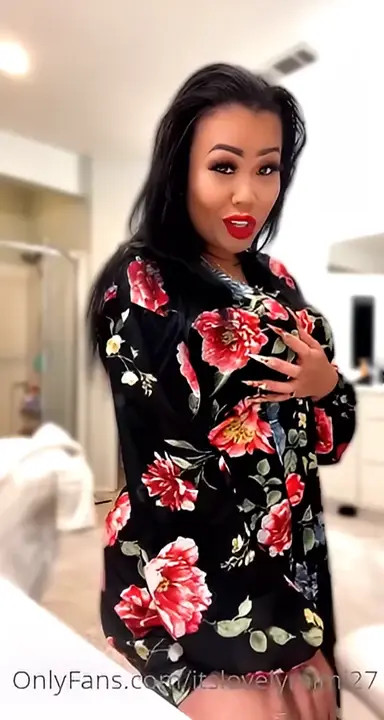 Itslovelymimi27 Flaunts Her Booty