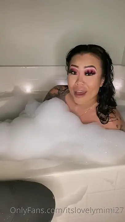 Itslovelymimi27 Soaks In The Bathtub - ePornLeak