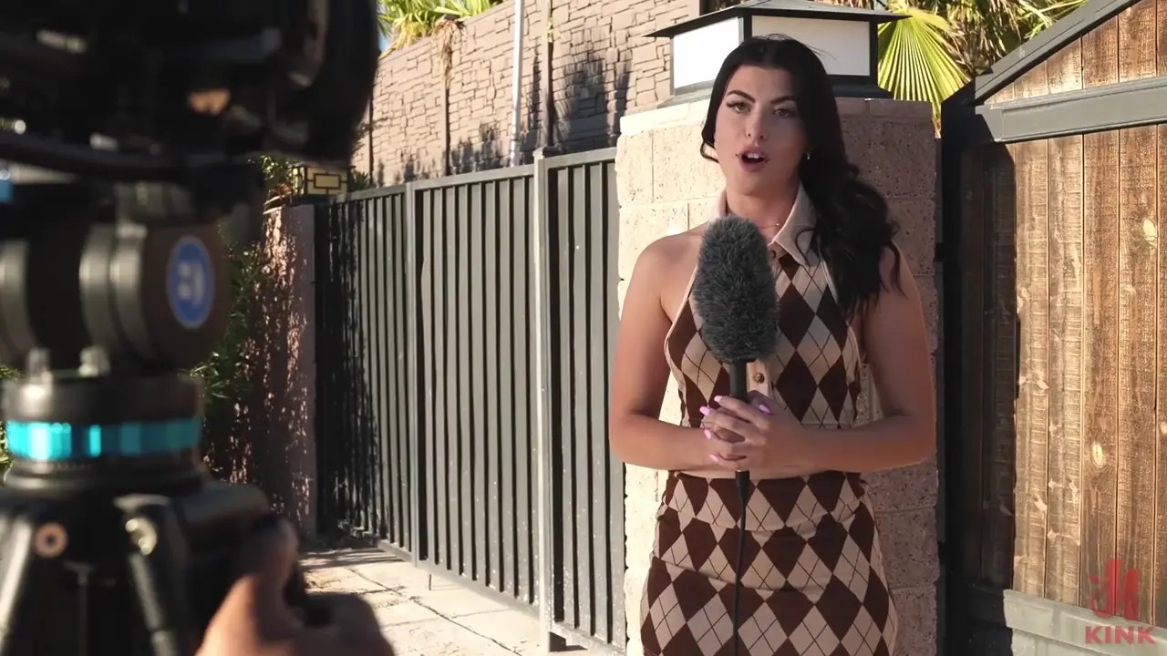 Gal Ritchie Submits For BDSM Sex