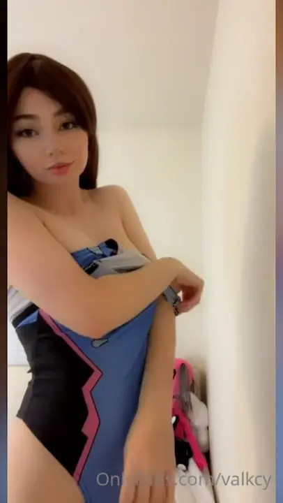 Valkcy Touches Her Jiggly Boobs