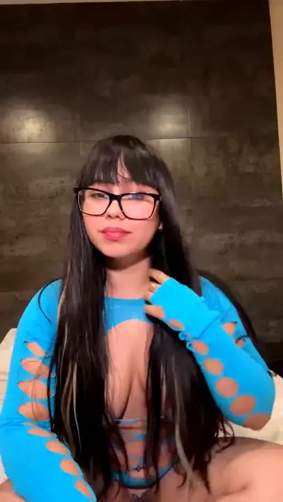 Roberta Franco Masturbates In A Hot Outfit