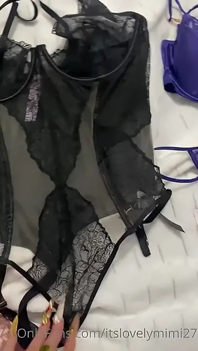 Itslovelymimi27 Shows Her New Lingerie