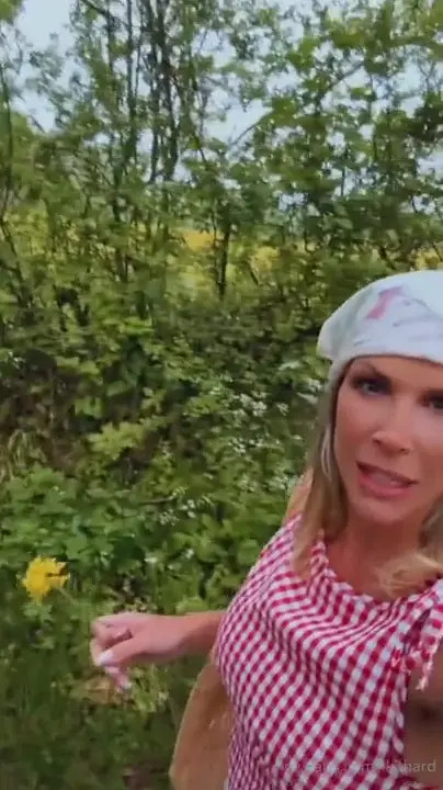 Fk2hard Takes Her Man's Cock Outdoors - ePornLeak