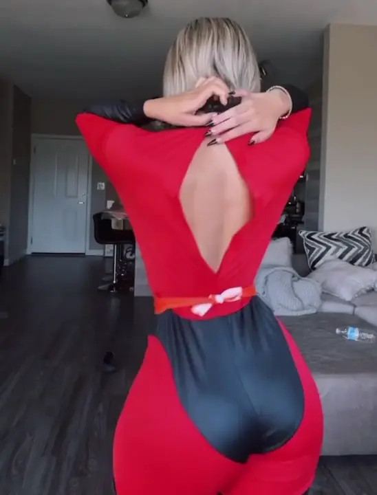 Justtpeachhyy As A Sexy Elastigirl