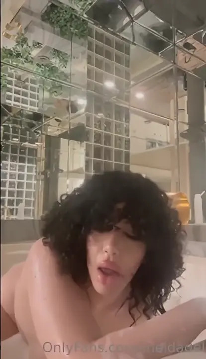 Meldadel Orgasms In The Bath - ePornLeak