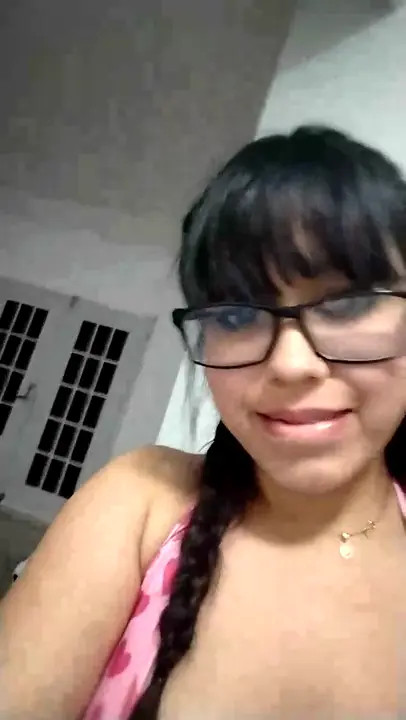 Roberta Franco Spreads Her Cunt For A Toy - ePornLeak