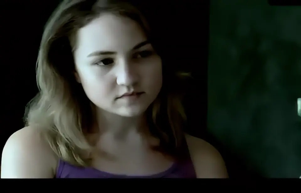 Kendra Wilkinson Showers With A Friend