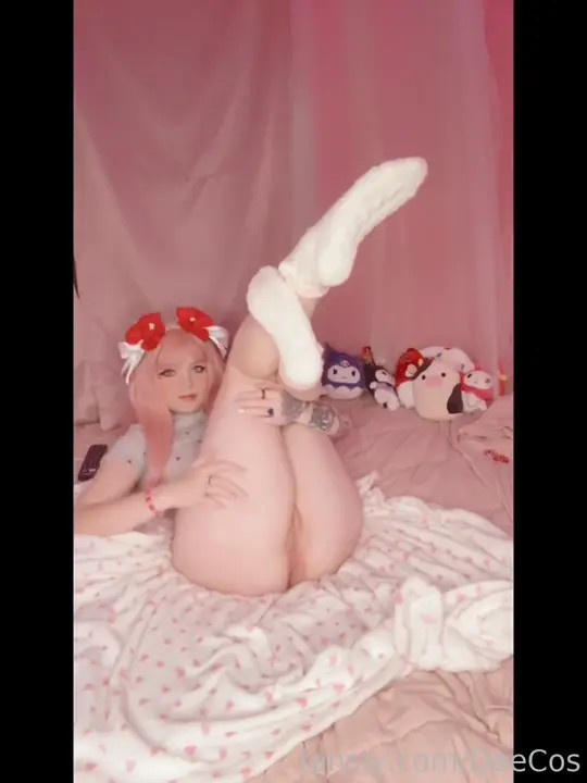 Daecosplay Churns A Dildo In Her Cunt