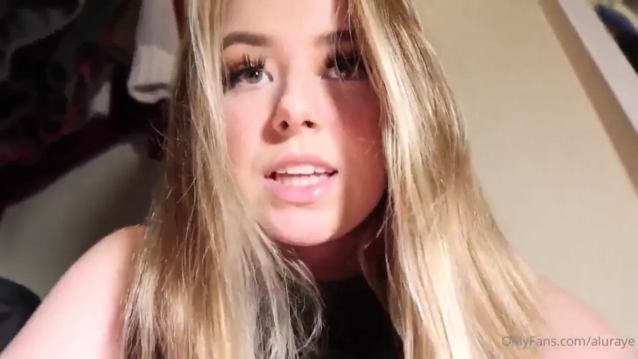 Aluraye Drills A Dildo In Her Pussy - ePornLeak