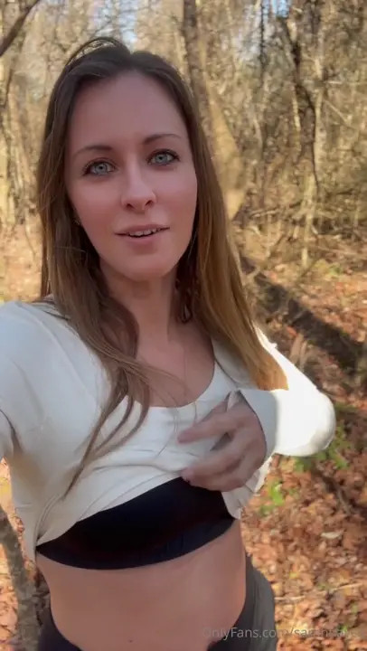 Sarah Hayes Removes Her Clothes