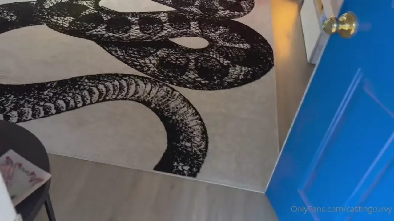 Koochiekachow17 Gets Banged By Her Visitor