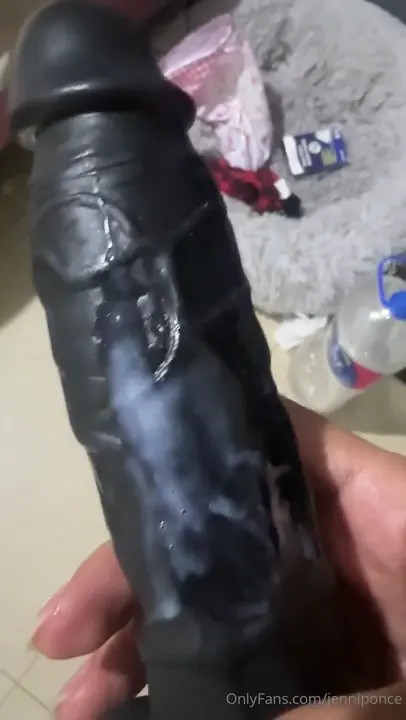 Jenniponce Cums On Her Toy