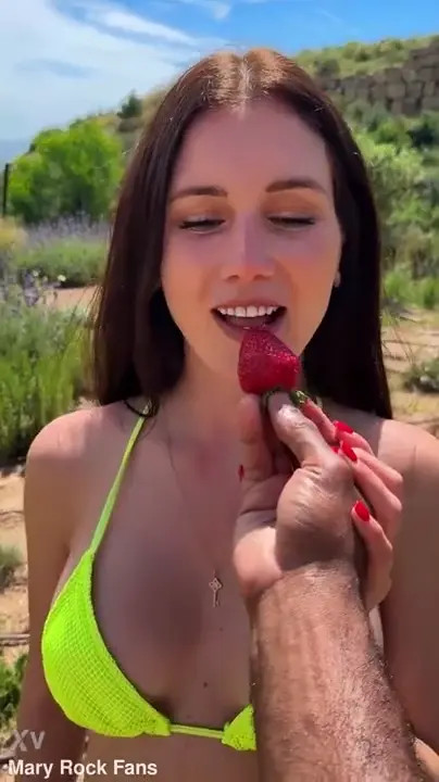 Iamlittlequeen's Poolside BBC Sex Tape