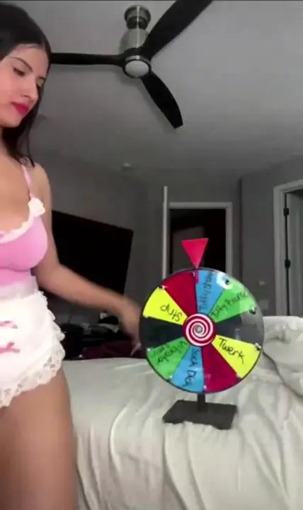 Strawberrytabby Plays With Her Naughty Wheel - ePornLeak