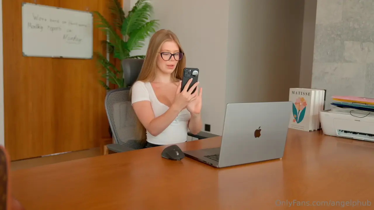 Daria Angel Gets Rammed In Her Office