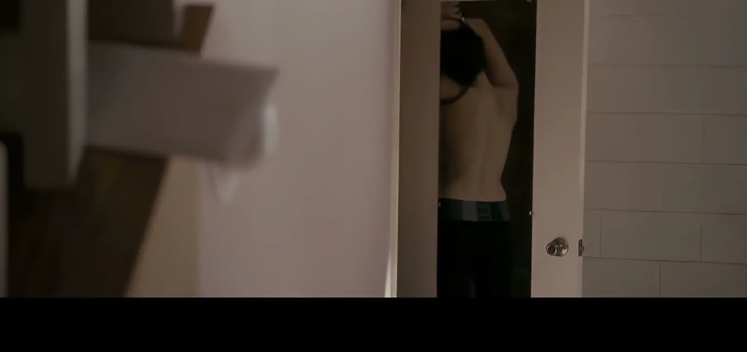 Jennifer Lawrence Backview Striptease - ePornLeak