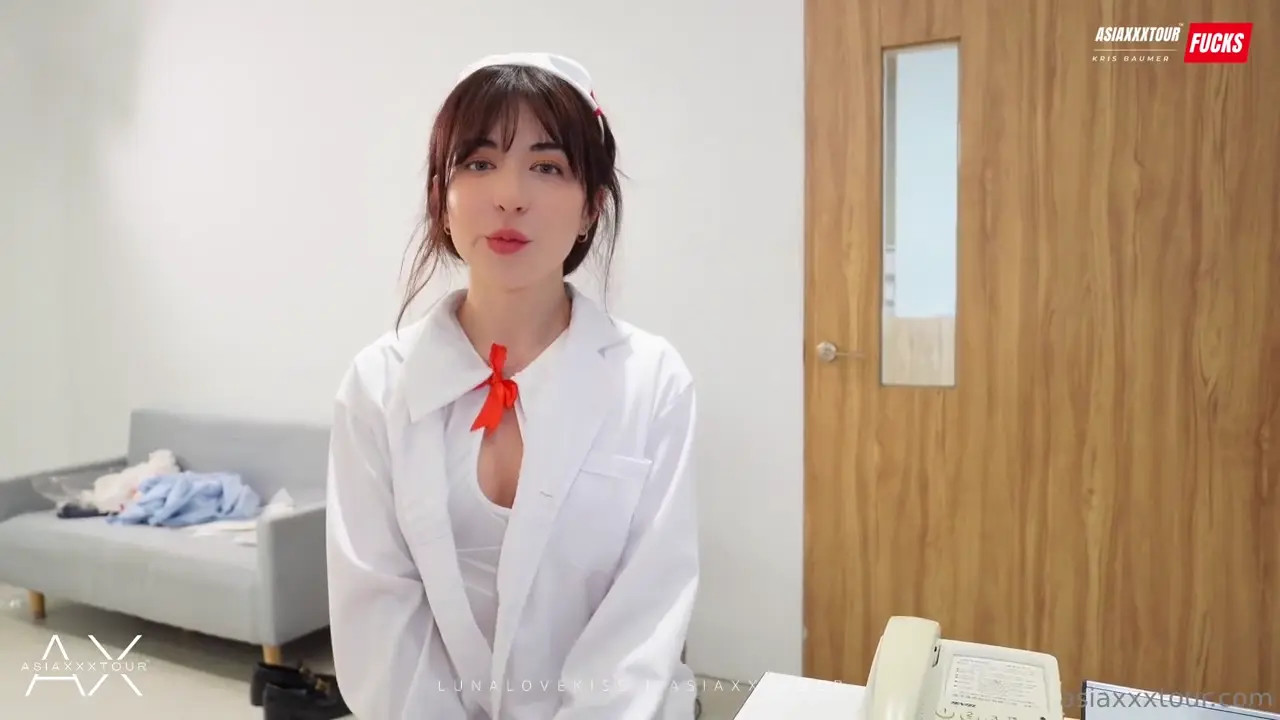 Luna Lovekiss Blows Cock To Save Her Job