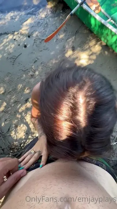 Emjayplays Gives A Beachside Blowjob