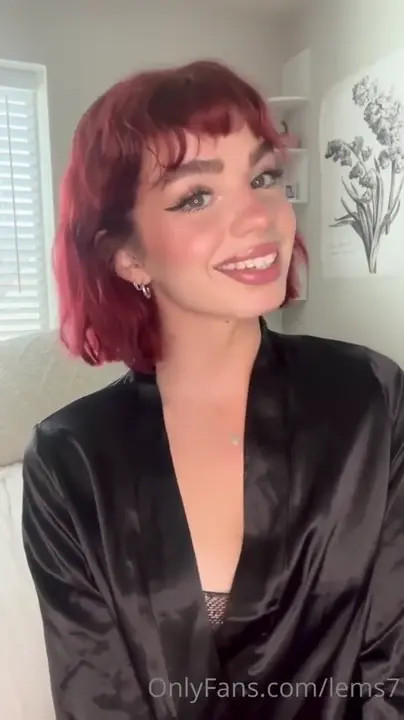 Lems7 Sticks A Toy Up Her Pussy