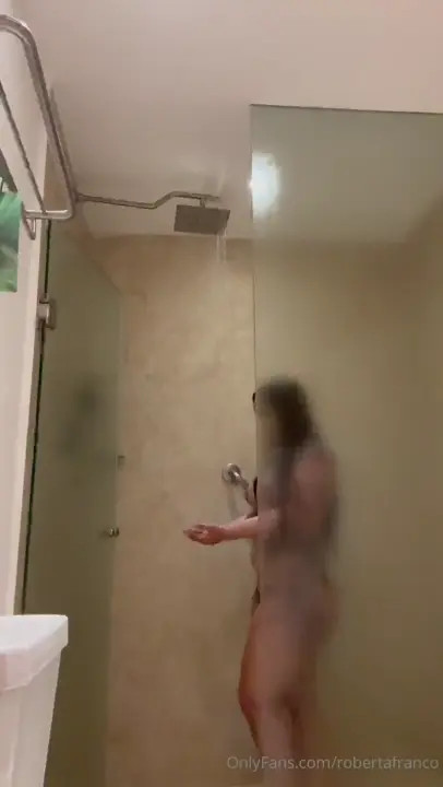 Roberta Franco Showers And Bends Over - ePornLeak
