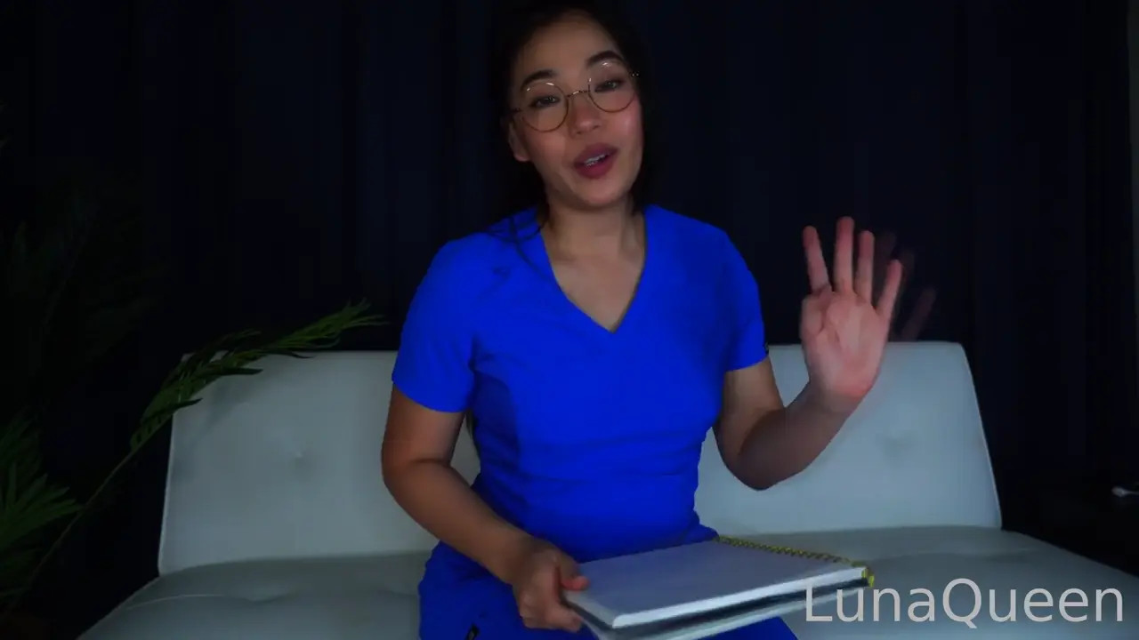 Luna Queen's Sex Machine Explodes With Cum