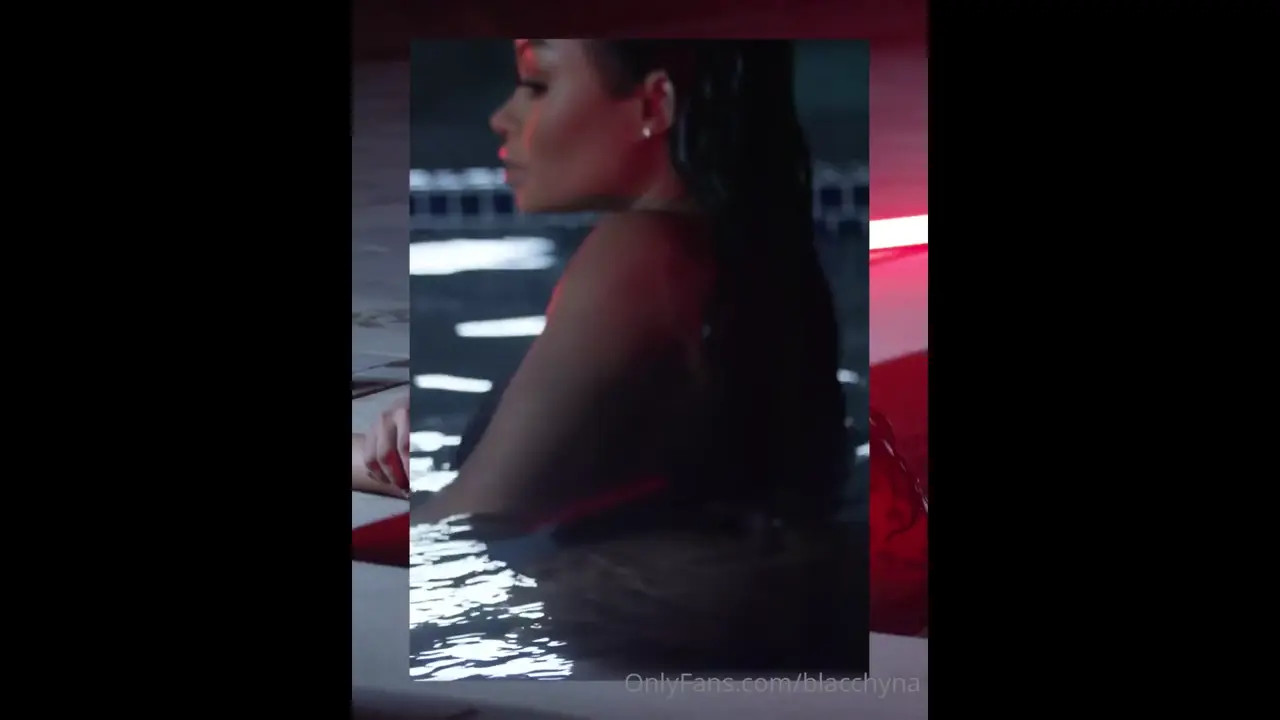 Blac Chyna Gets Soaked In The Pool
