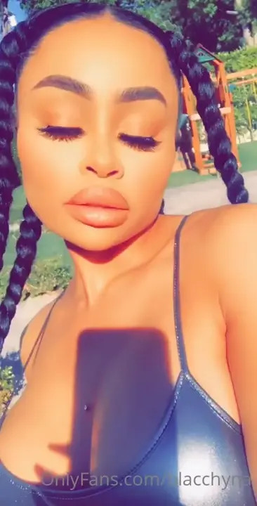 Blac Chyna Wears A Tight Fit Swimsuit