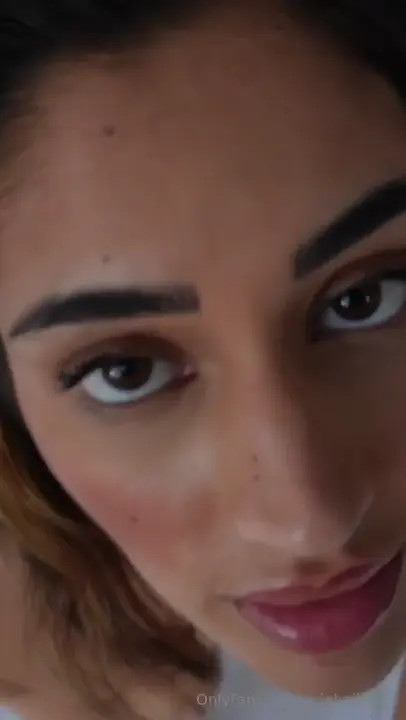 Flexible Mia Bailey Gets Her Throat Fucked