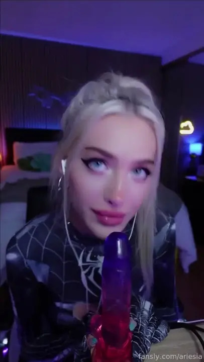 Alexandra Marianna Sucks A Dildo As Spidergirl