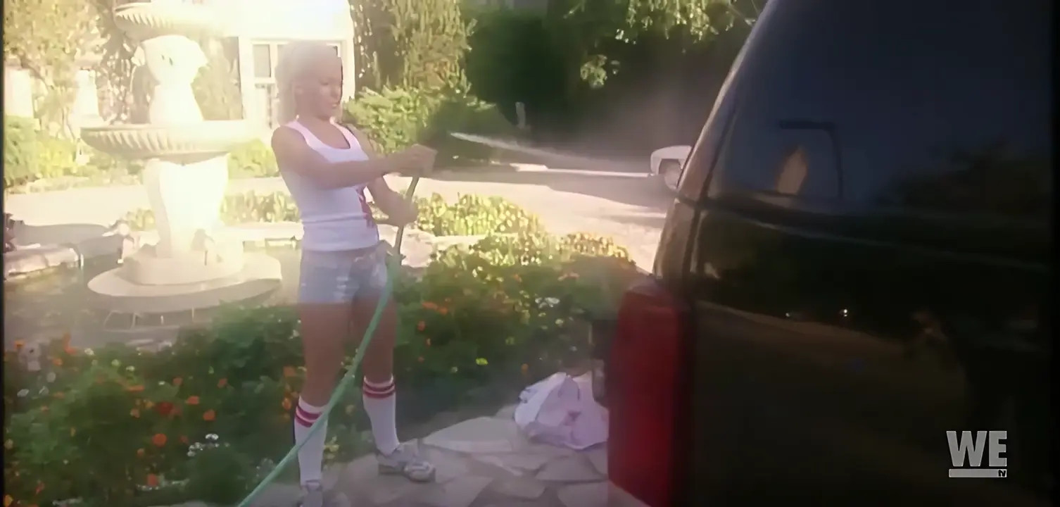 Washing Cars With Kendra Wilkinson