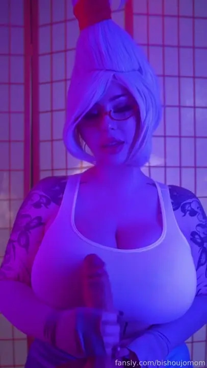 Juliette Michele Gives Titjobs as Granny Seiko