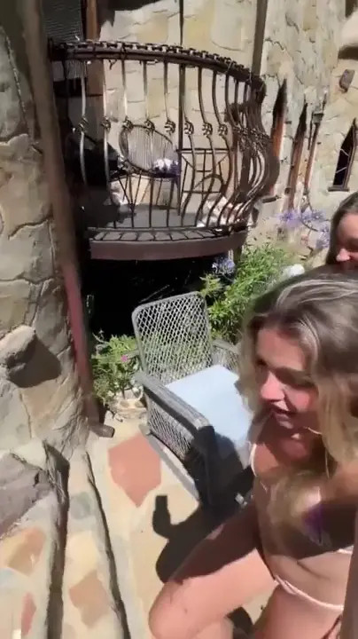 Anya Matusevich & Bougie_Bb's Scissoring