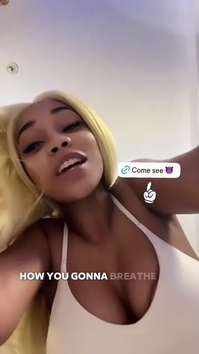 Pinkydollnpc Likes Face Sitting