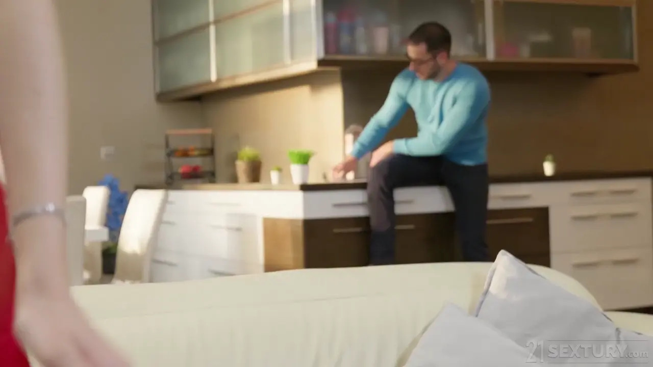 Newlywed Emily Pink Gets Double Penetrated - ePornLeak